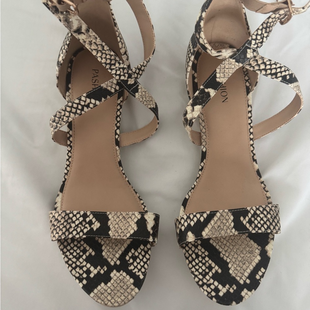 Women's Snakeskin Strappy Sandals - Black and Tan
